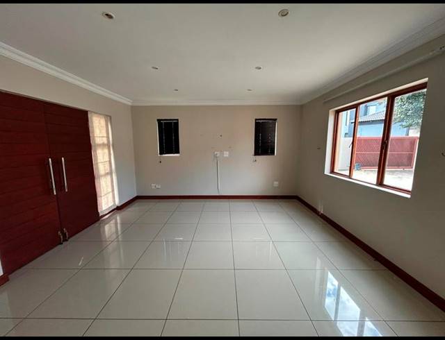 5 BEDROOM PROPERTY TO RENT IN THE REEDS